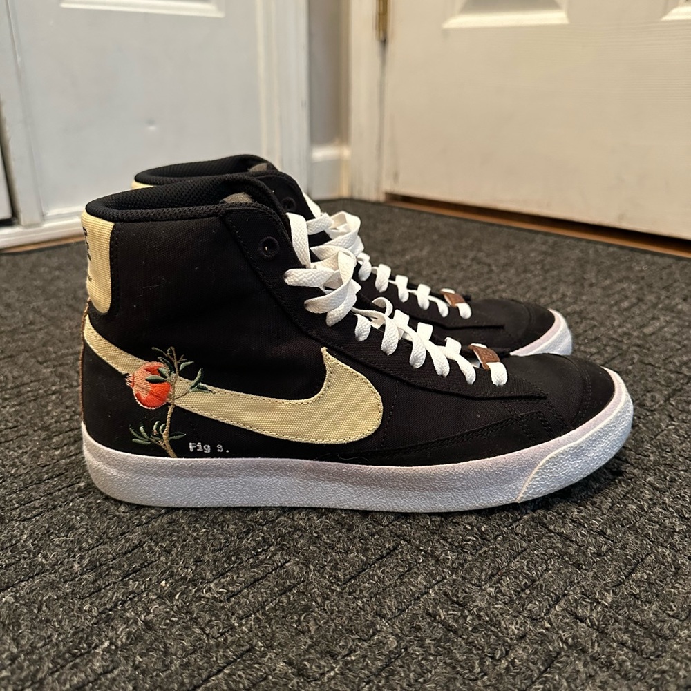 Nike Blazer Mid 77 ‘Pomegranate’